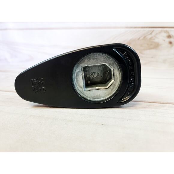 Stampin' Up! Small Tag Rectangle Punch Whale Tail Paper Shapers 108264 - Picture 10 of 10